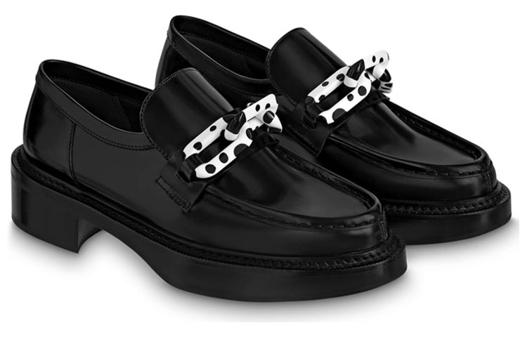 (WMNS) LOUIS VUITTON x YK Academy Loafers 'Black with White' 1AB9JW #