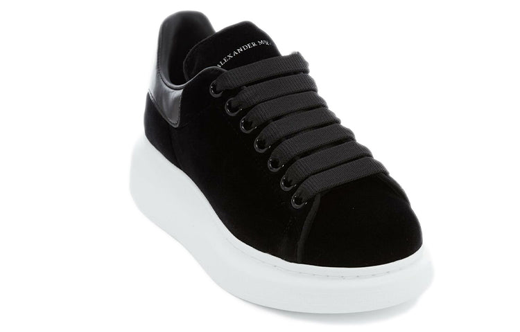 (WMNS) Alexander McQueen Oversized Sneaker 'Black Suede' 482142W4FKT1000 #