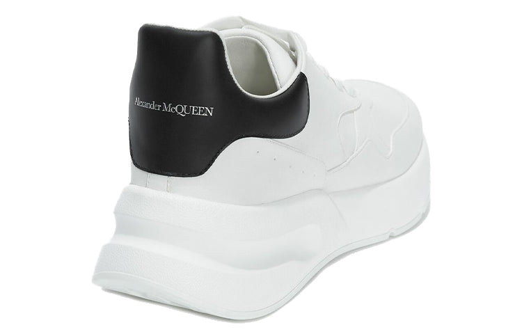 Alexander McQueen Oversized Runner 'White Black' 575425WHRU39034 #