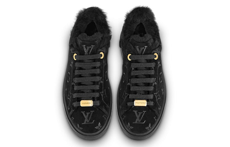 (WMNS) LOUIS VUITTON Time Out Shearling Sneakers 'Black Monogram with Gold' 1A95KN #