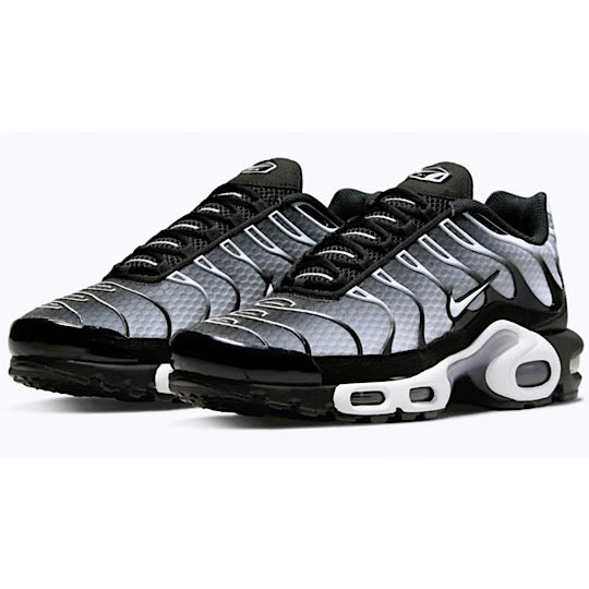 NIKE AIR MAX PLUS - MAC OUTFITS